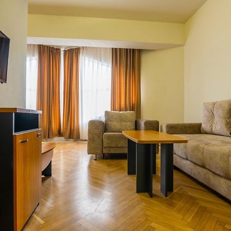 דימיטרובגרד Hotel Slaviani מראה חיצוני תמונה