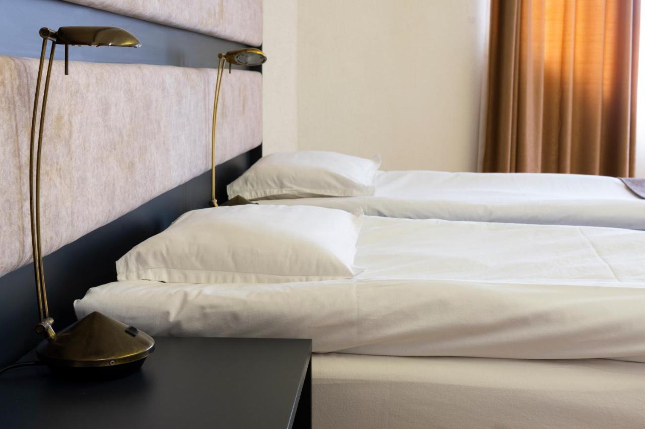 דימיטרובגרד Hotel Slaviani מראה חיצוני תמונה