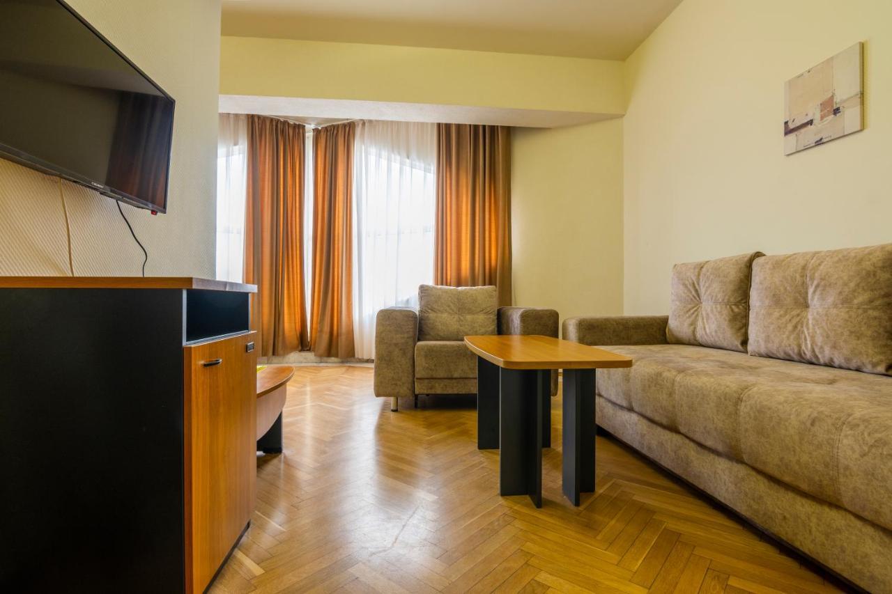 דימיטרובגרד Hotel Slaviani מראה חיצוני תמונה