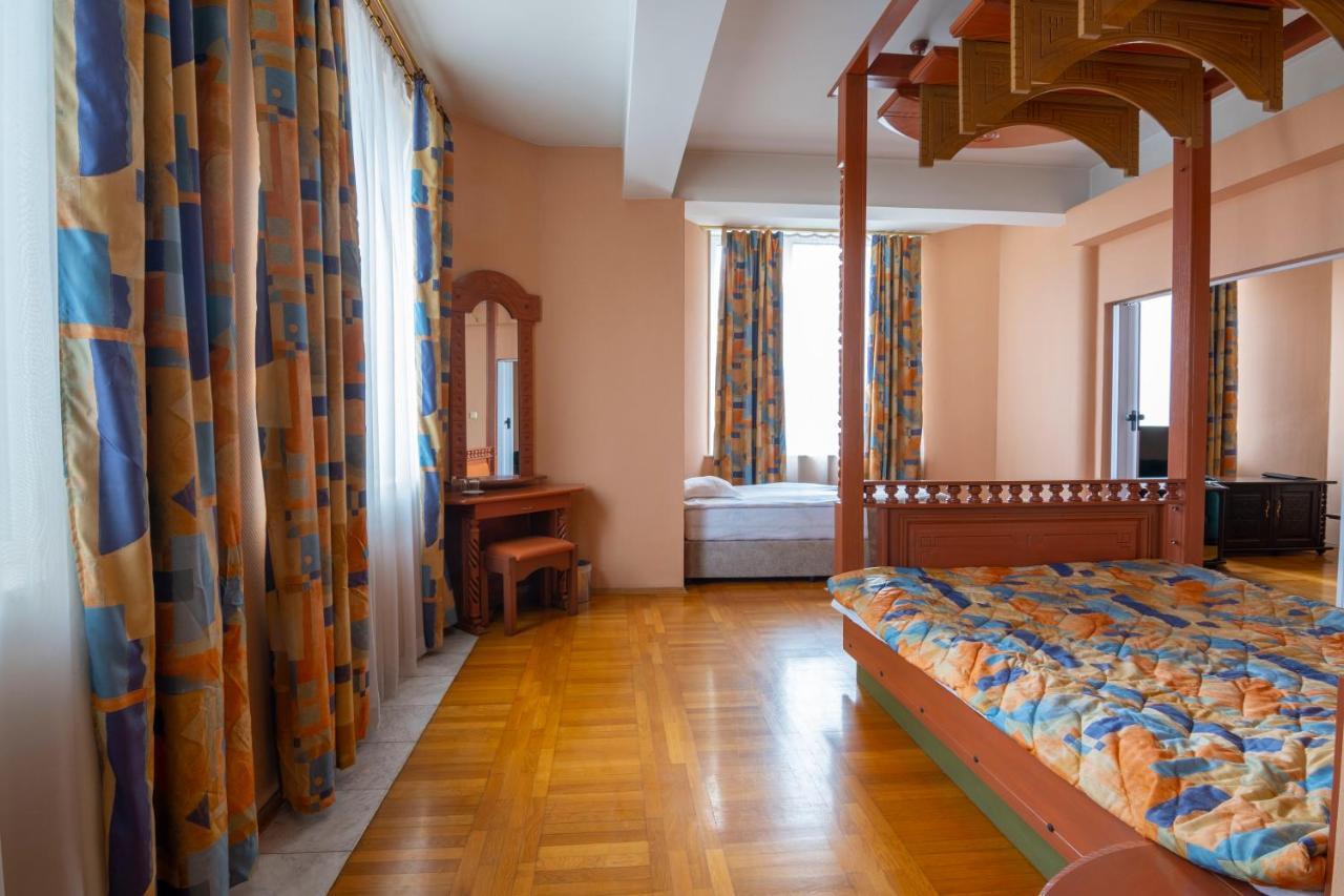 דימיטרובגרד Hotel Slaviani מראה חיצוני תמונה