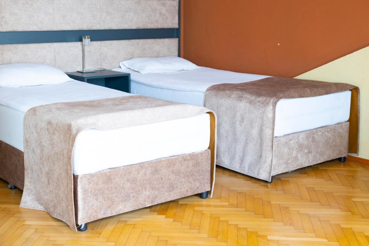 דימיטרובגרד Hotel Slaviani מראה חיצוני תמונה