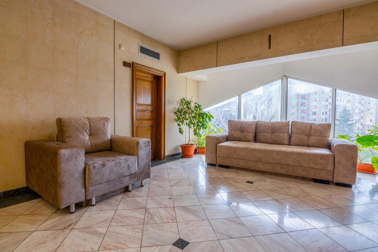 דימיטרובגרד Hotel Slaviani מראה חיצוני תמונה